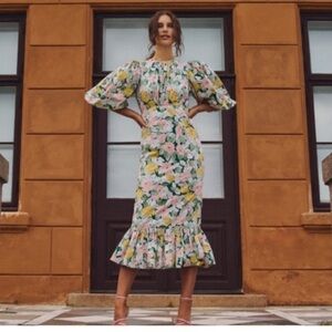 TIMO NWT SIZE XS 
Floral ruffled long dress  Floral Puff Sleeve Midi Dress